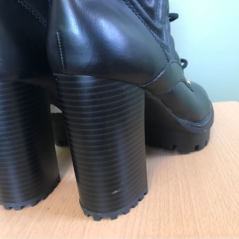 GUESS Manners Platform Heel Lace-Up Boots (9) - Picture 11 of 13